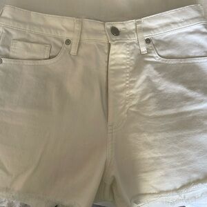Banana Republic White jean short never worn